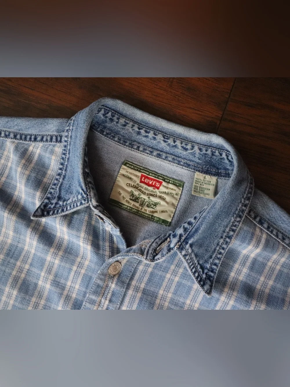 90s Levi's Light Blue Plaid Button-Up Shirt